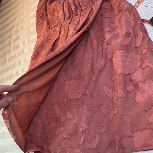 NWT Lulus Chic Demeanor Rusty Rose Floral Jacquard Halter Mini Dress Sz S - Picture 8 of 16